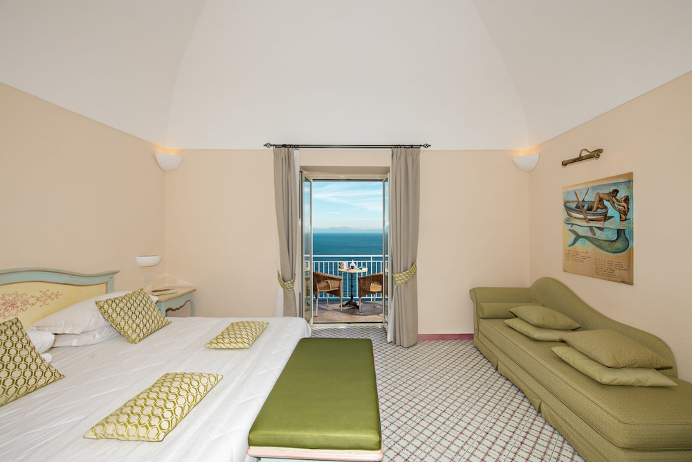 Deluxe Double or Twin Room, Sea View - Photo 4