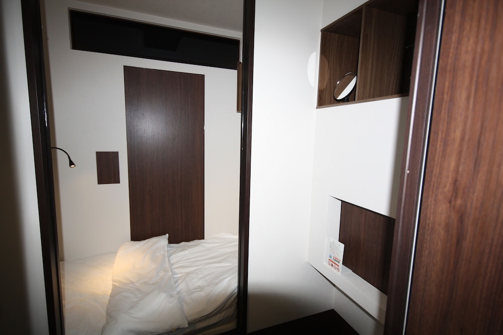 Comfort Cabin Room, Men Only photo 3