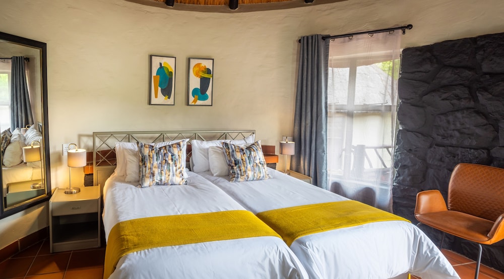 Classic Twin Room (Rondawel) photo 2