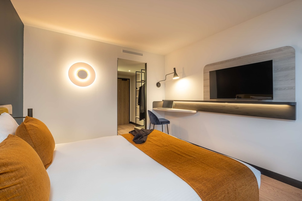 Quadruple Room, Multiple Beds - Photo 3