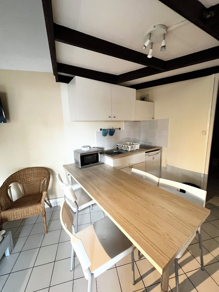 One Bedroom Duplex with Kitchenette with 1 Double and 1 Sofa Bed - Photo 8