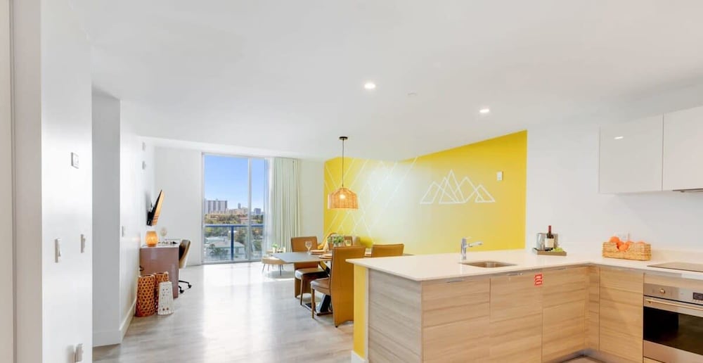 Condo, 2 Bedrooms, Ocean View (+ Den / King) photo 3