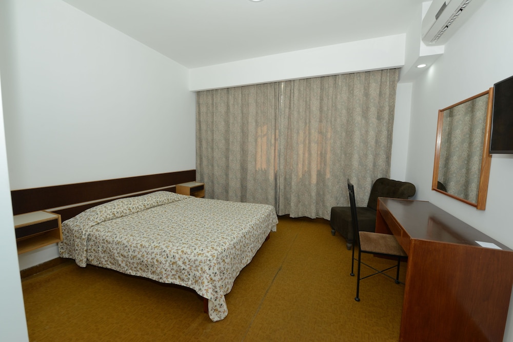 Standard Triple Room, City View photo 3