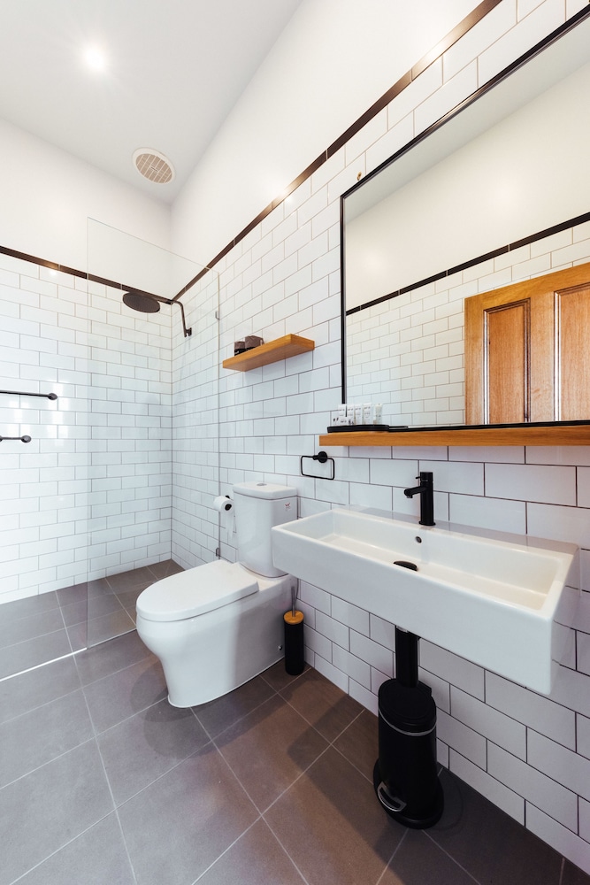 Deluxe Studio Suite - Photo 6