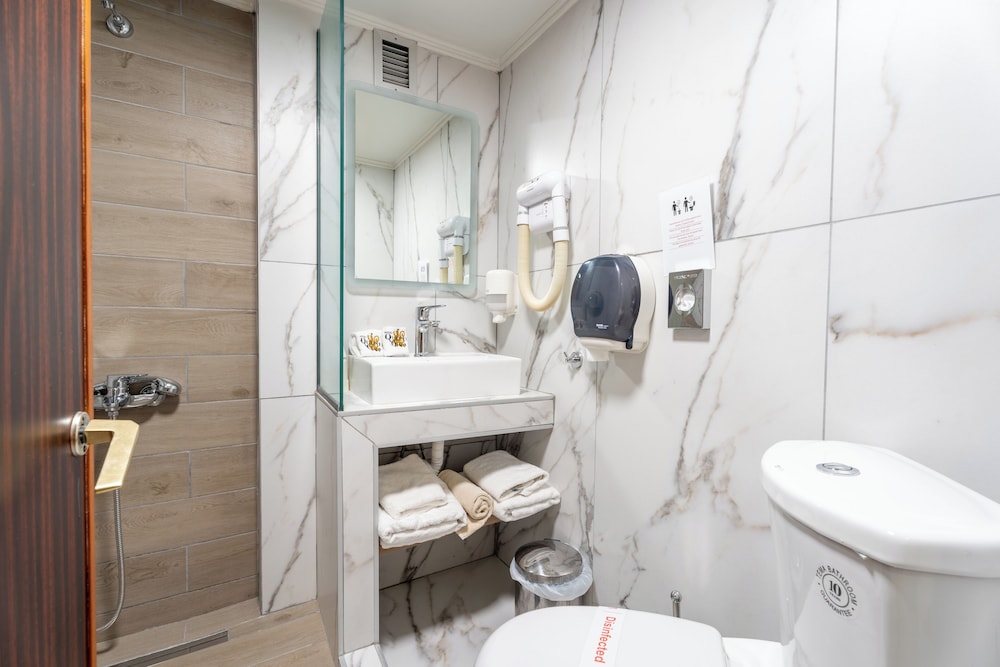 Superior Double or Twin Room - Photo 4