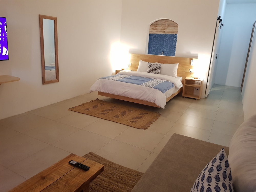 Junior Double Room, 1 Queen Bed with Sofa bed, Non Smoking, Garden View photo 1