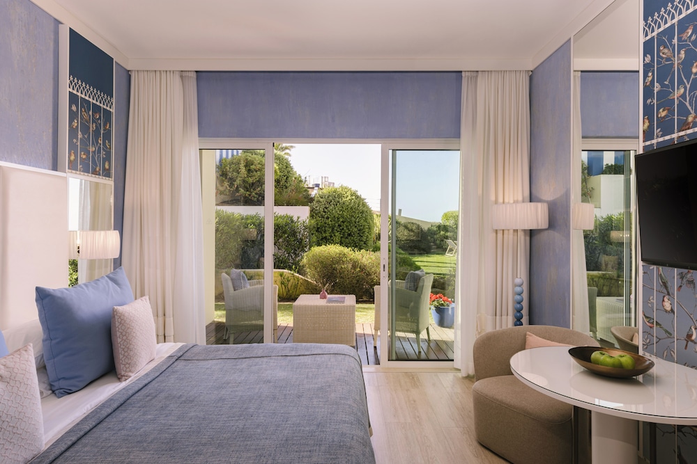 Premium Double or Twin Room, Partial Ocean View - Photo 4