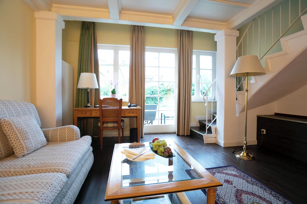 Suite, Patio, Courtyard View photo 3