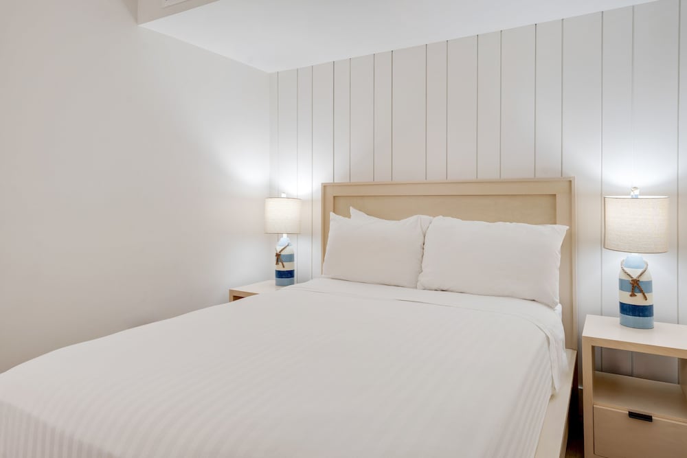 Oceanview Two-Bedroom Suite (Accessible) photo 2