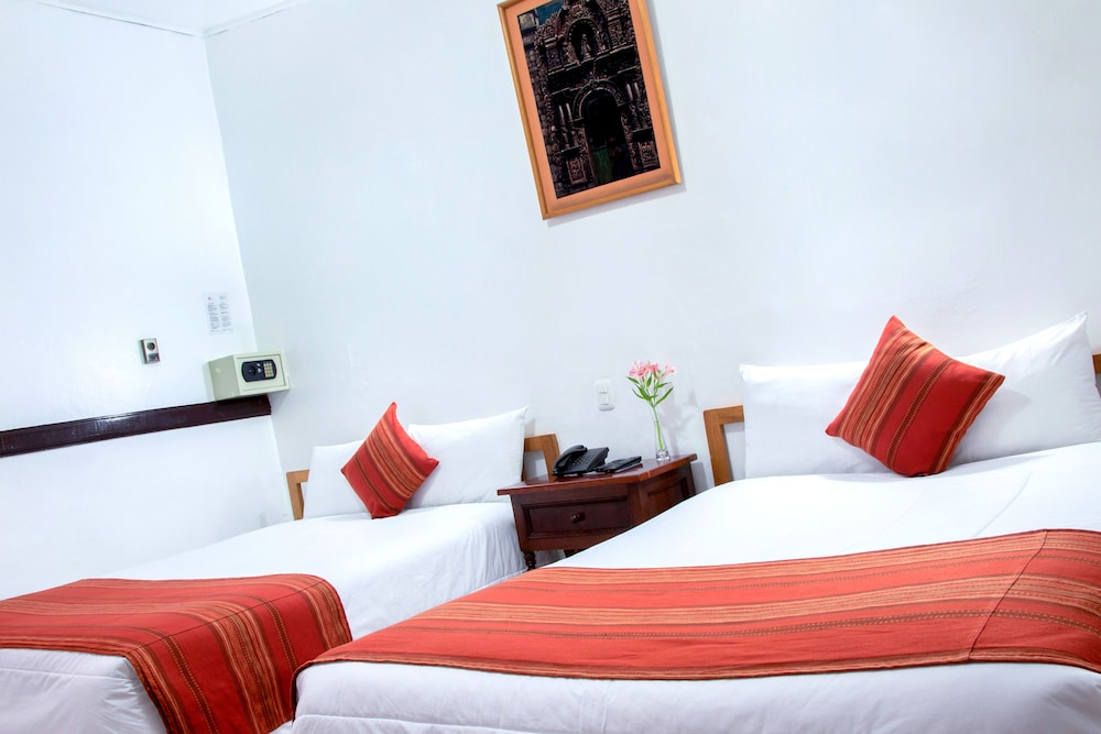Standard Twin Room, 1 Bedroom, Private Bathroom photo 3