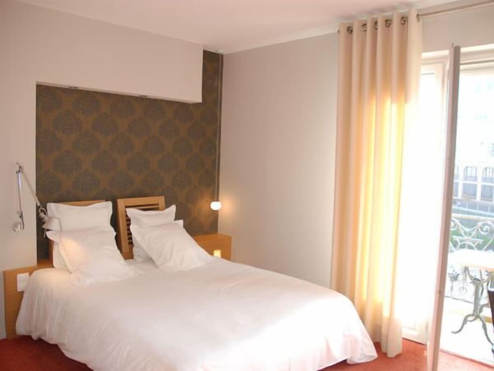 Standard Double Room, Partial Sea View photo 3