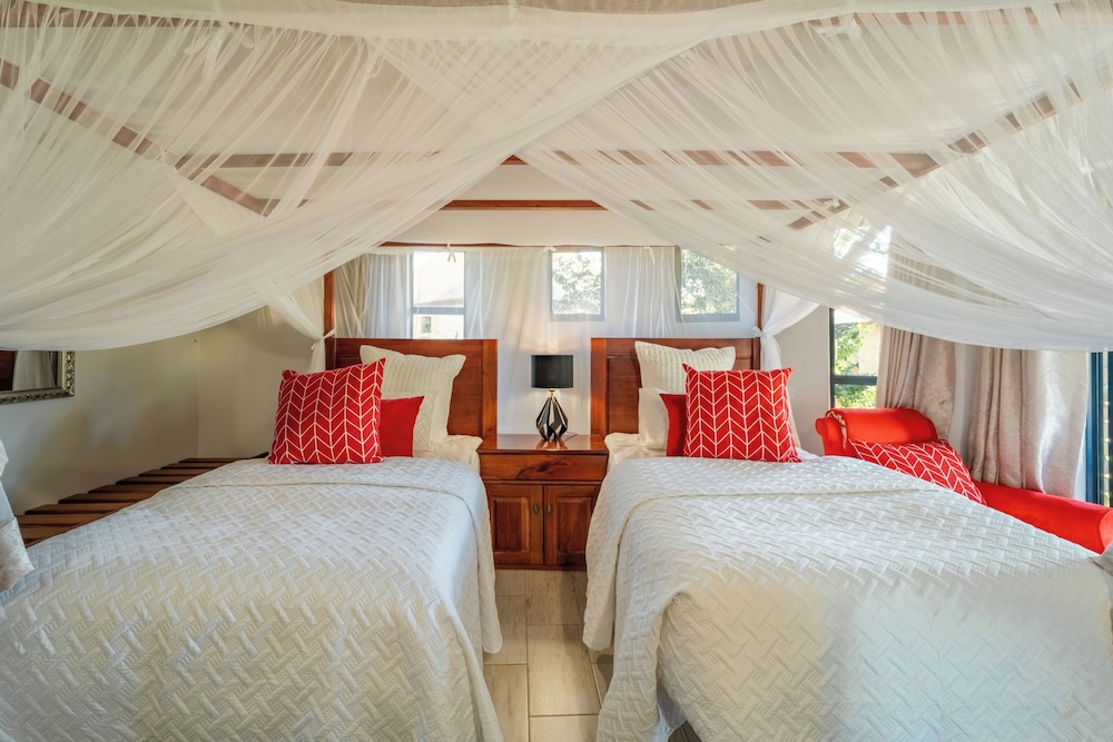 Deluxe Double or Twin Room photo 1