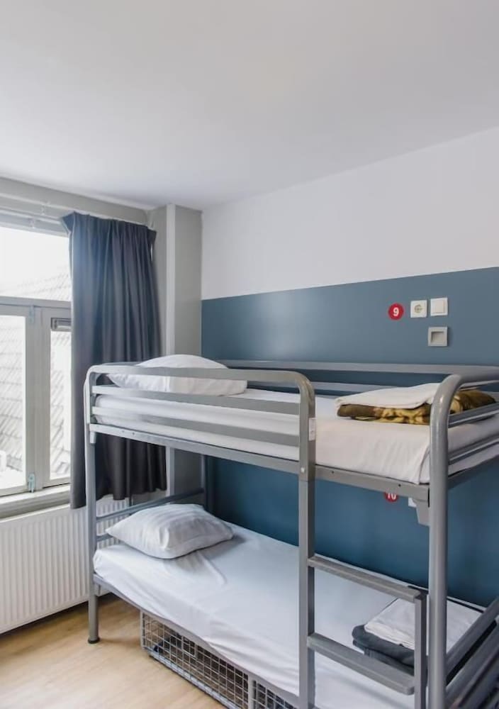 Standard Quadruple Room, City View photo 1