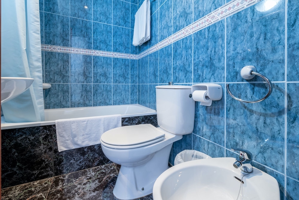 Classic Double Room - Photo 8