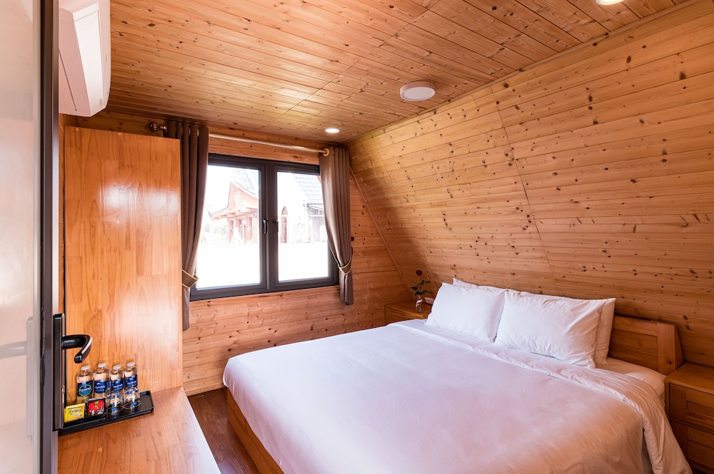 Standard Bungalow, Lake View photo 1