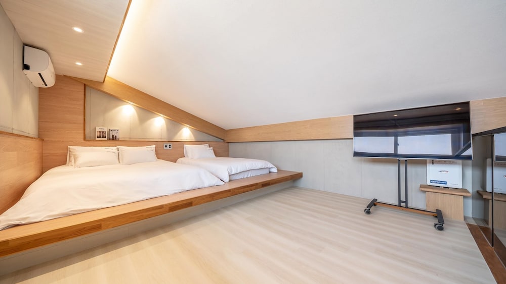 Basic Room, 1 Bedroom (Room 301) - Photo 1