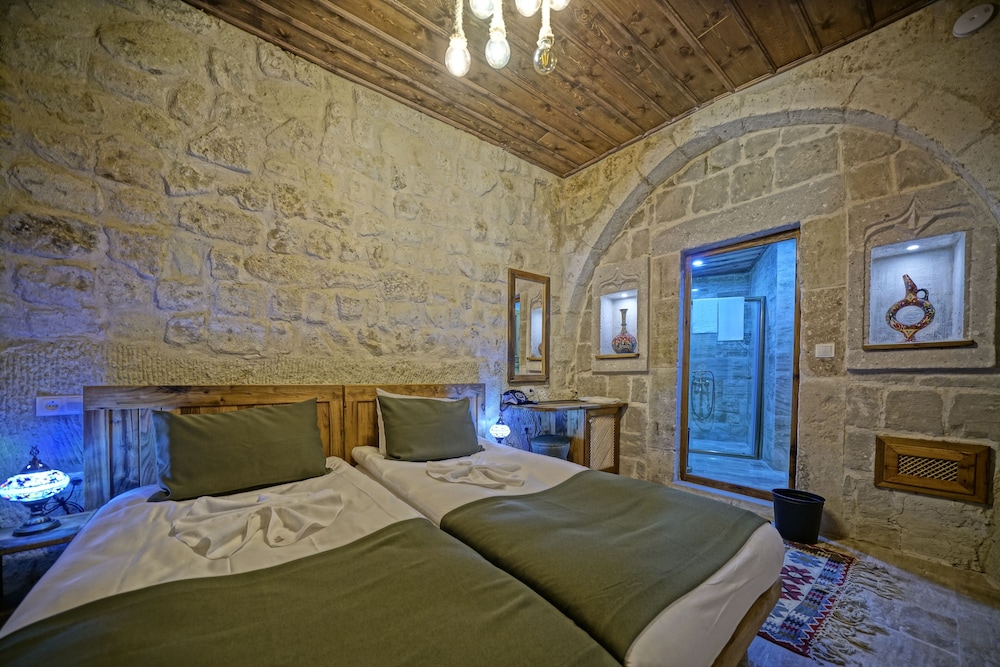 Standard Twin Room - Photo 2