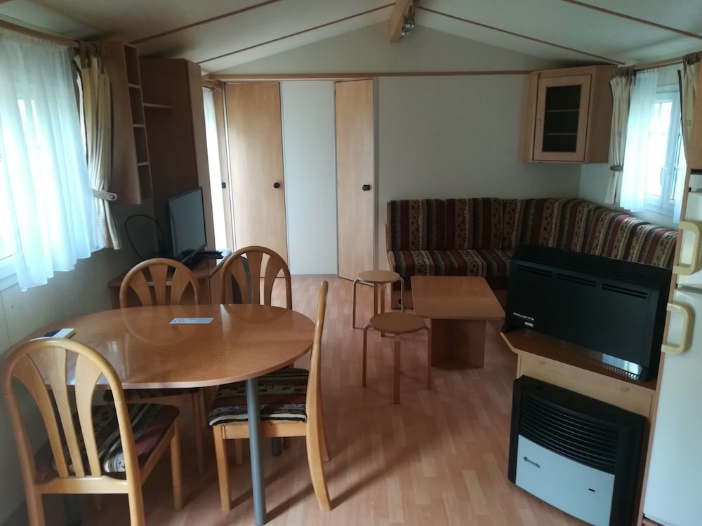 Mobile Home (4-Persons) photo 3
