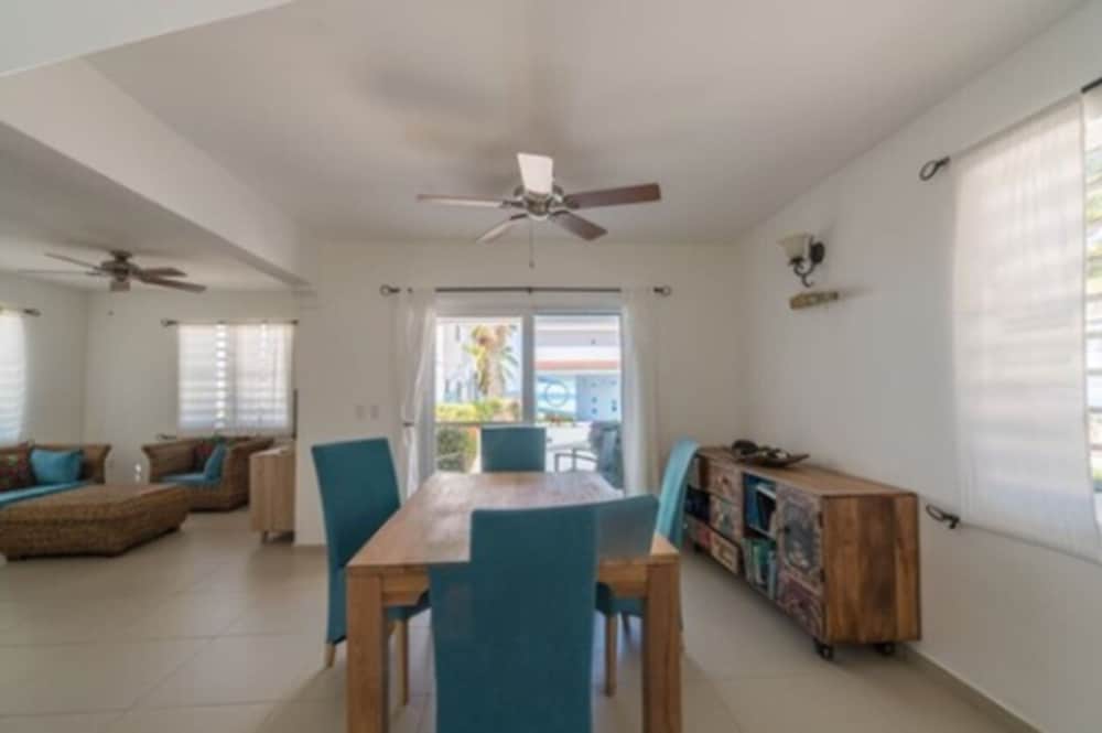 2 Bedroom Apartment - Bungalow photo 3