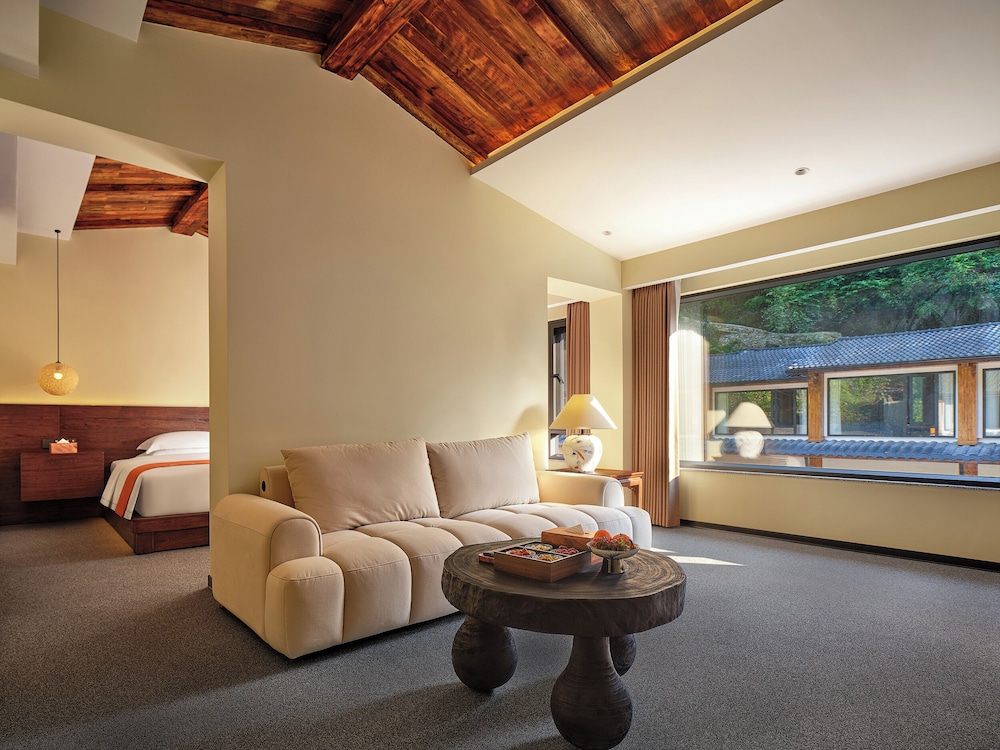 Deluxe Studio Suite