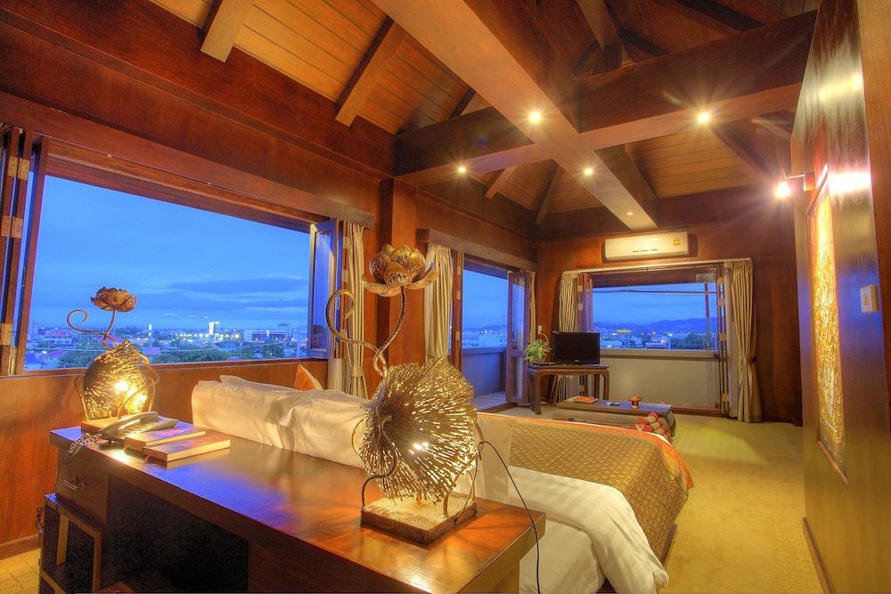 Montra Sky Roof Masterpiece with balcony