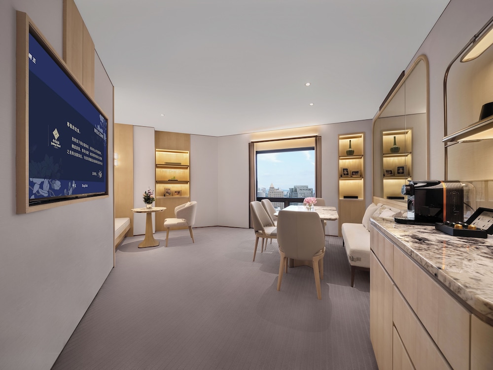 Jinling Tower Magic Three-Bedroom Family Room - Photo 3