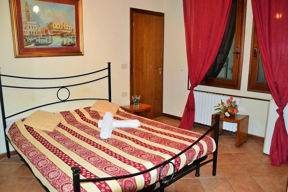 Business Double Room, Private Bathroom photo 1