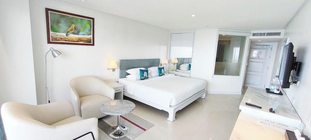 Deluxe Room, Sea View - Photo 3