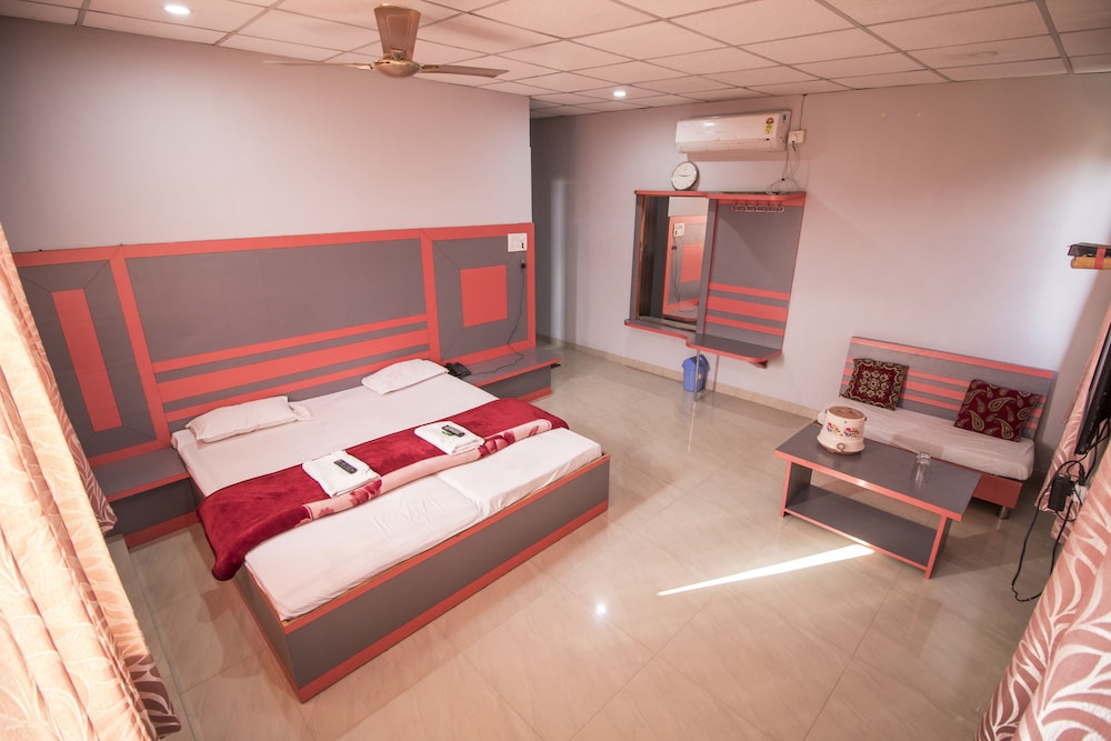 Deluxe Room, Valley View (AC) photo 2
