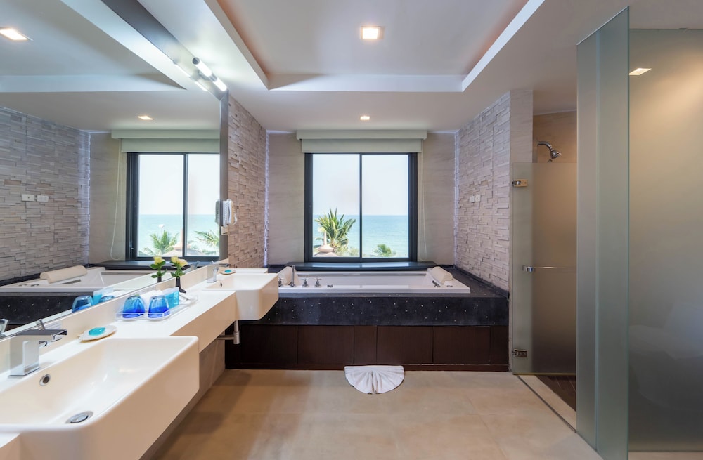 Royal Suite, Sea View - Photo 4