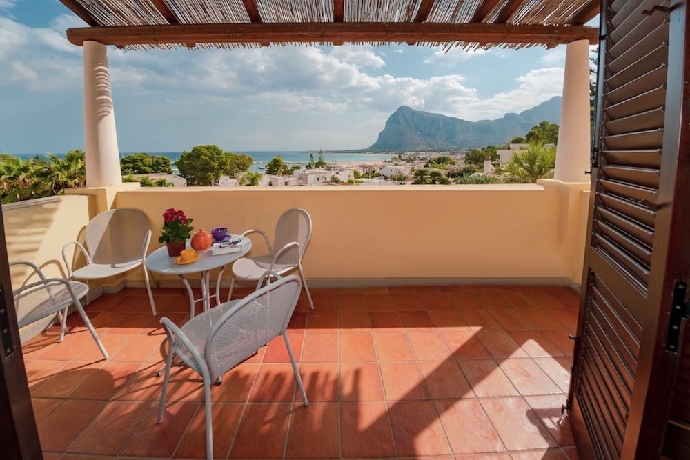 Apartment, 1 Bedroom, Sea View photo 2