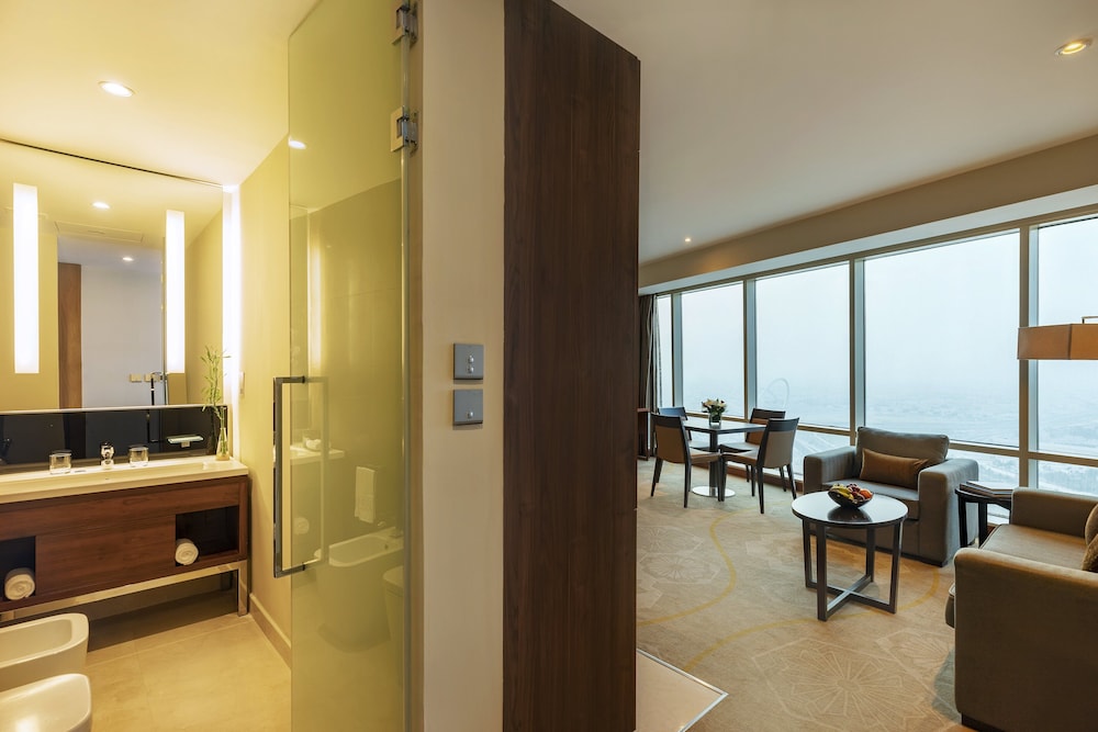 Suite, 1 Bedroom - Photo 11
