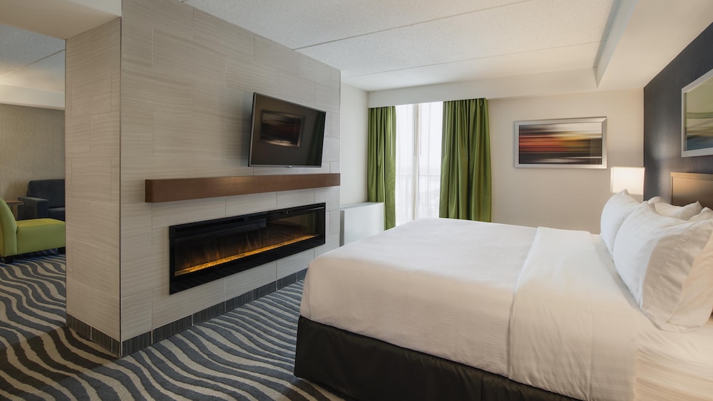 Suite, 1 King Bed, Non Smoking, Jetted Tub (Living Room;with Sofabed) photo 2