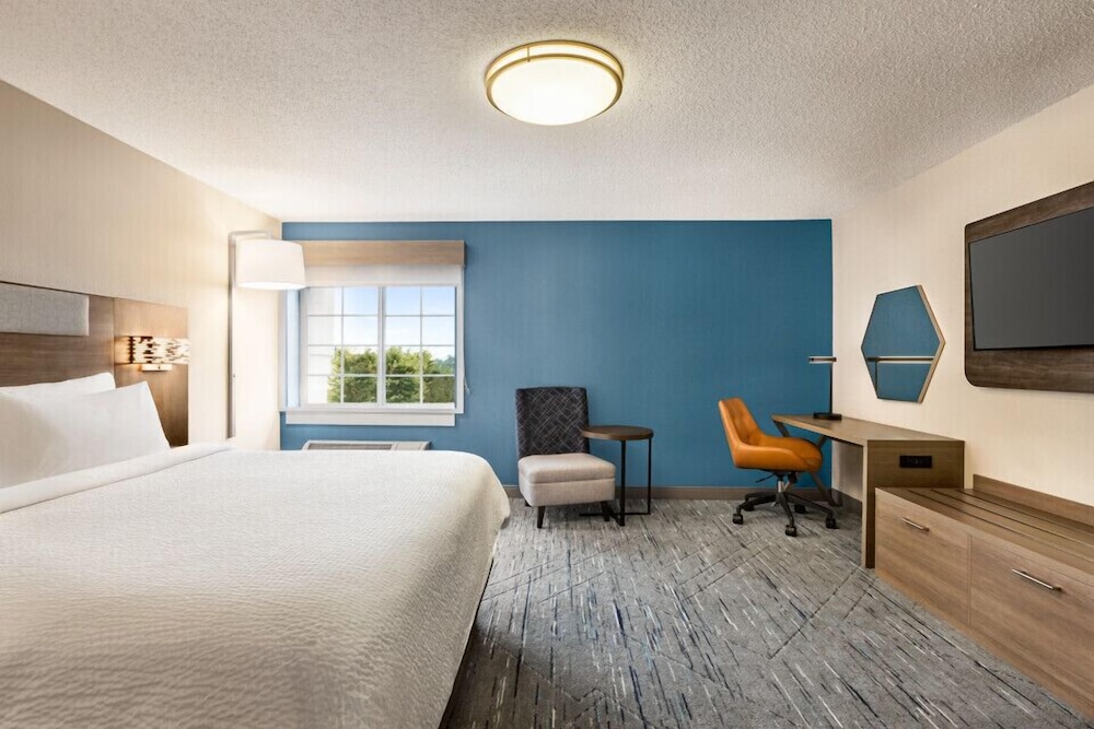 Suite, 1 King Bed (Wet Bar) - Photo 3