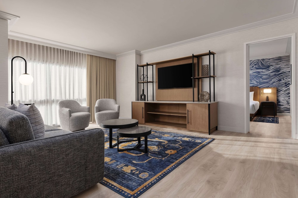 Suite (Hospitality) - Photo 6