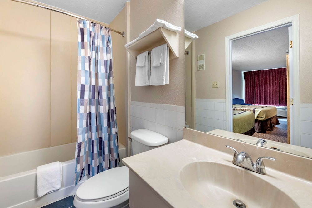 Standard Room, 2 Double Beds, Non Smoking