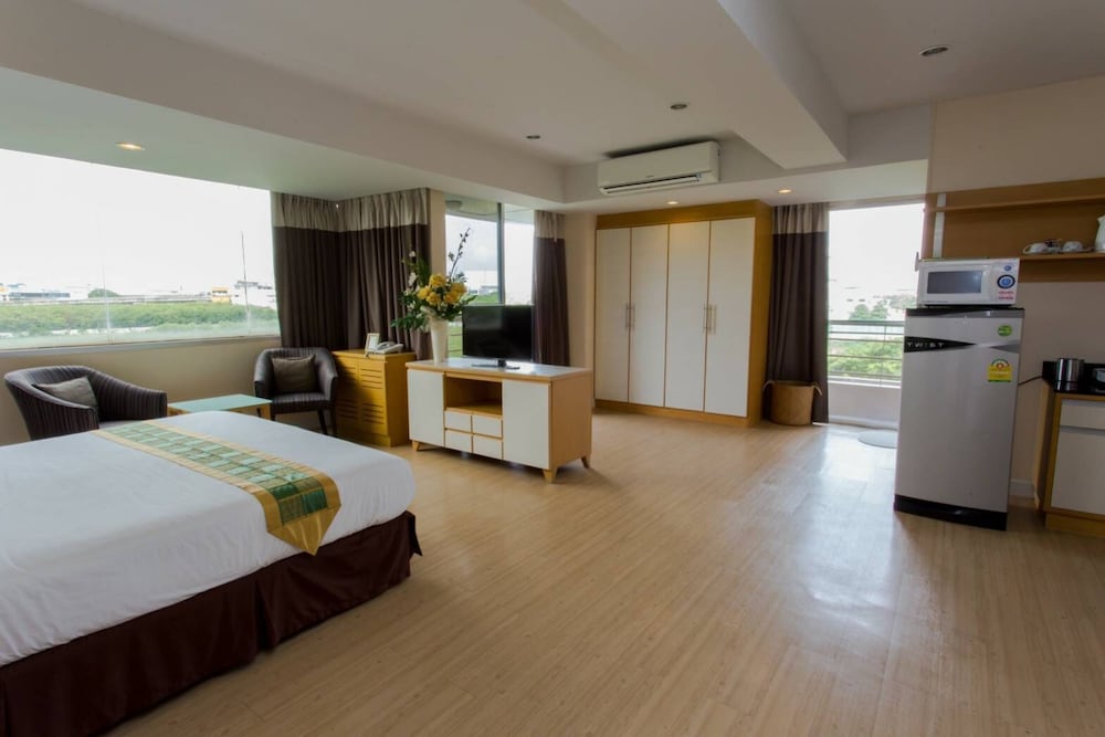 Studio Suite, 1 Bedroom, Non Smoking photo 2