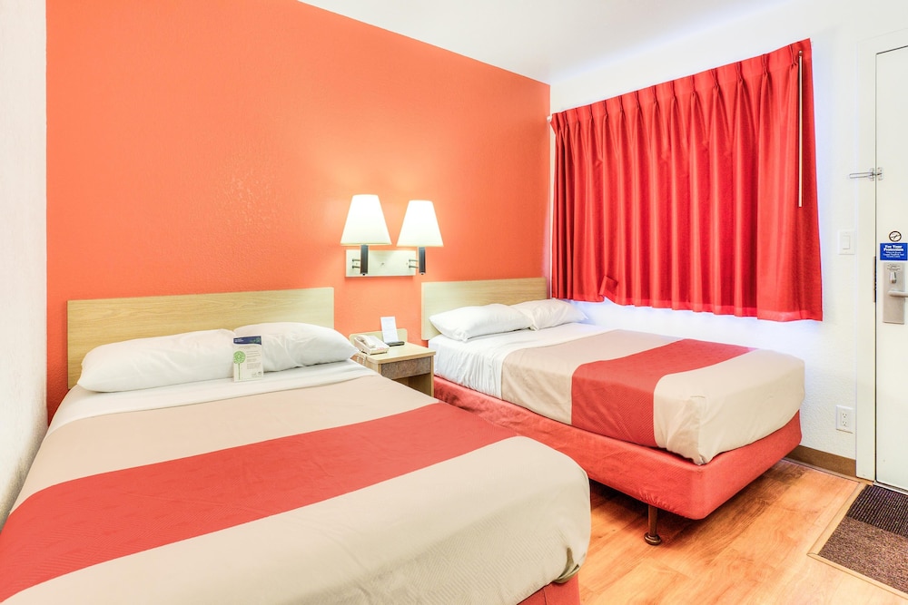 Standard Room, 2 Double Beds, Non Smoking