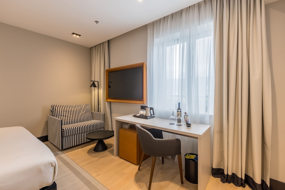 Superior Double or Twin Room photo 2