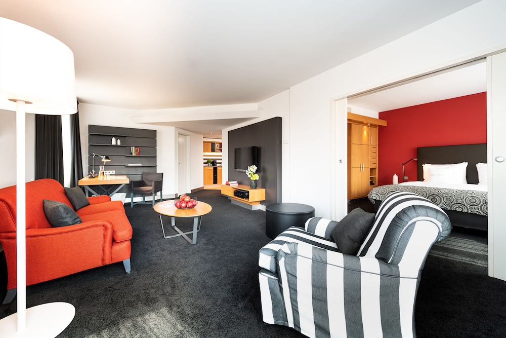 Suite, Multiple Beds, Kitchenette