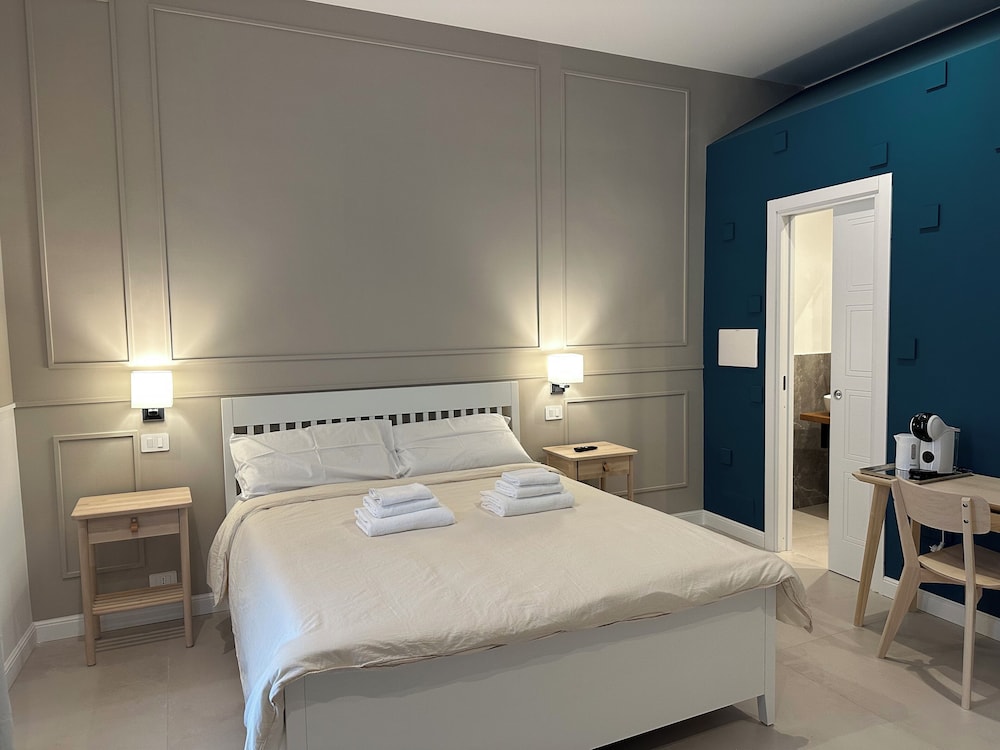 Superior Triple Room, Balcony, City View