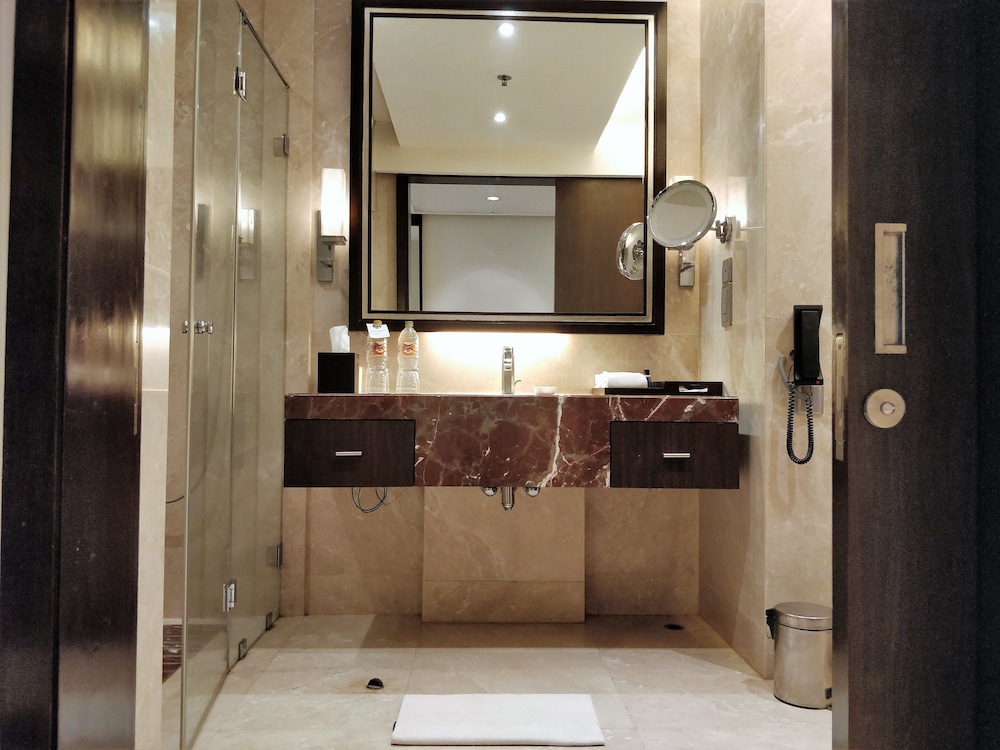 Deluxe Room, 2 Twin Beds, City View - Photo 6