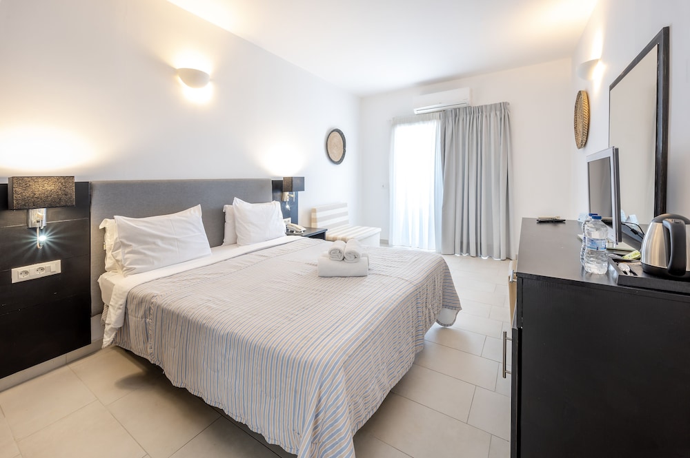 Superior Room, Sea View - Photo 1