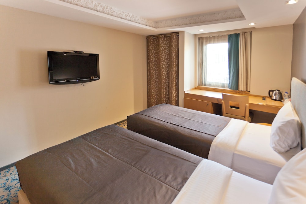 Standard Double or Twin Room photo 3