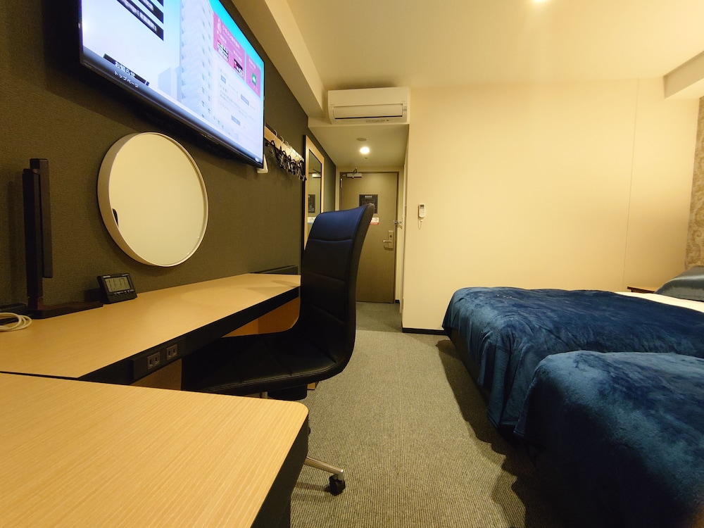 Standard Twin Room, with 2 Semi Double Beds, Smoking - Photo 6