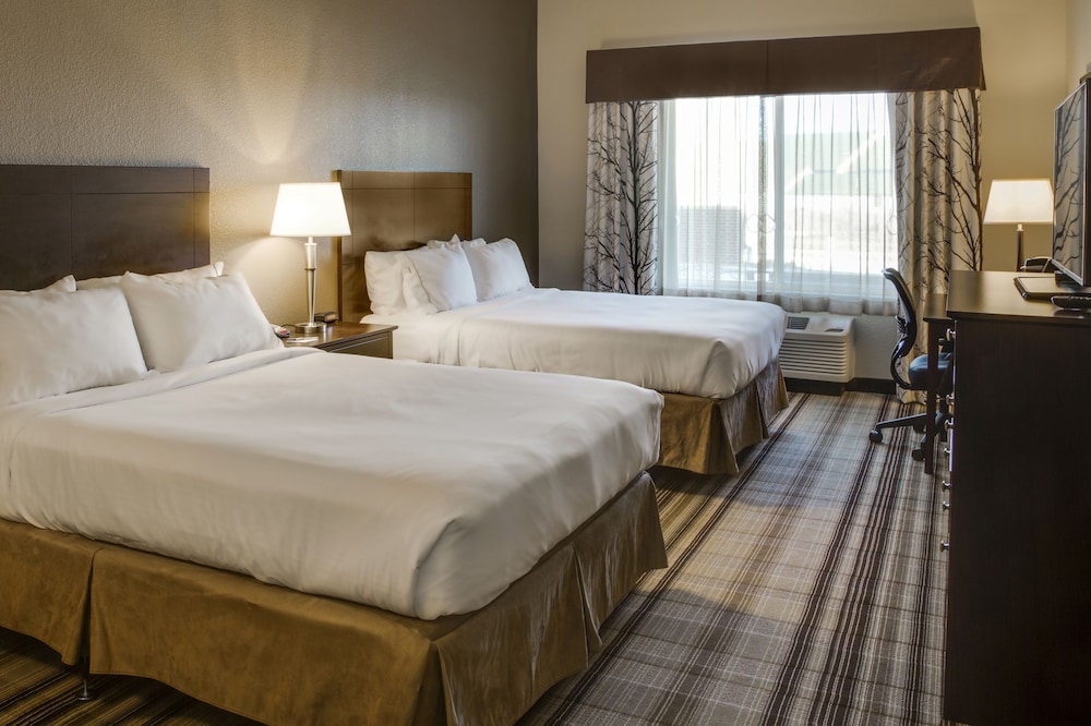 Suite, 1 King Bed, Accessible (Comm) photo 3