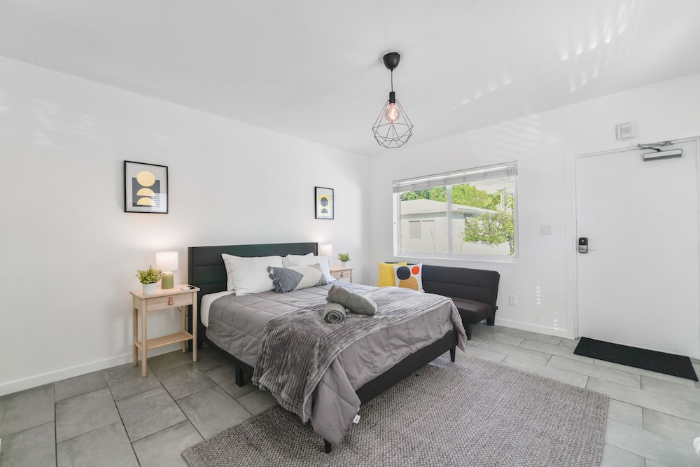 Basic Apartment photo 2