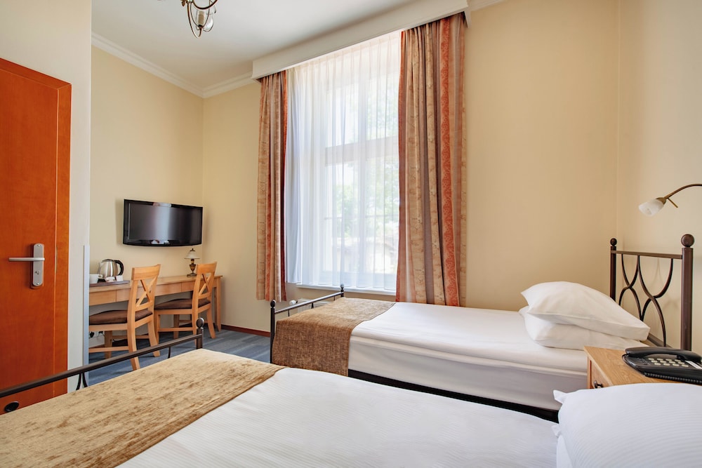 Classic Twin Room - Photo 4