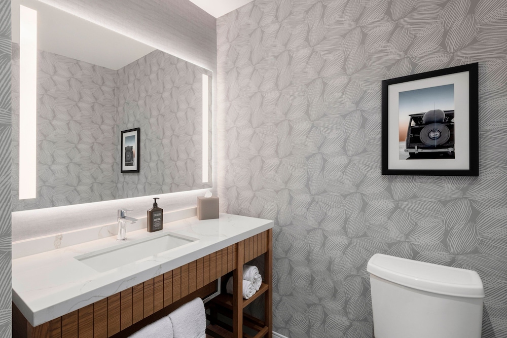 Premium Room, 2 Queen Beds, (Lanai Tower Newly Renovated) - Photo 6