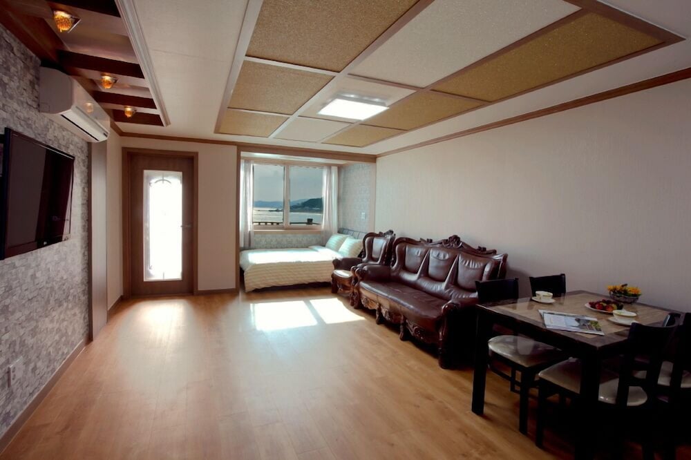 Room (Samsigi)